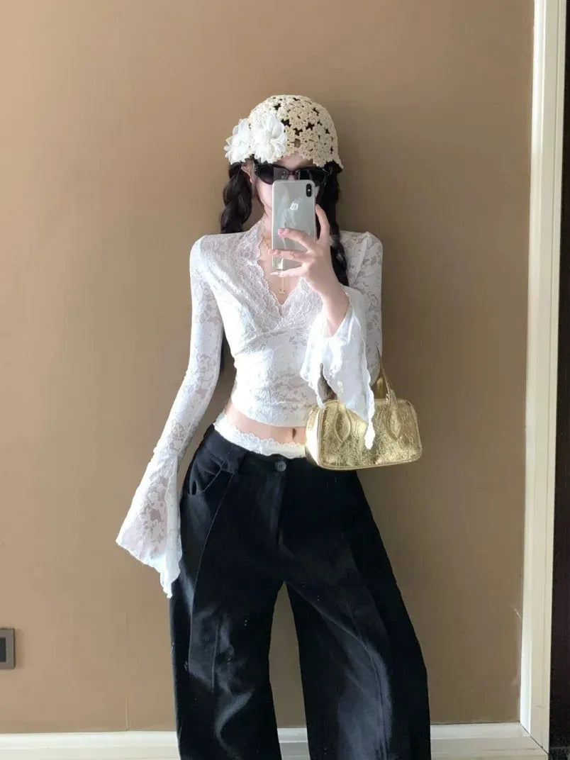 2026 Spring Sexy V-neck Lace Long Sleeved T-shirt Fashionable Women's Waist Cinching Slimming Fit Pullover Casual Club Outfit
