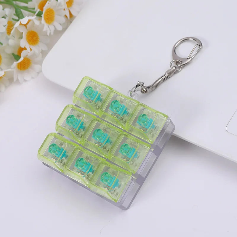 LED Keyboard Fidget Keychain 4/9 Keys Clicker Light Up Button Stress Relief Key Chain for Office Desk Finger Exercise Keycap